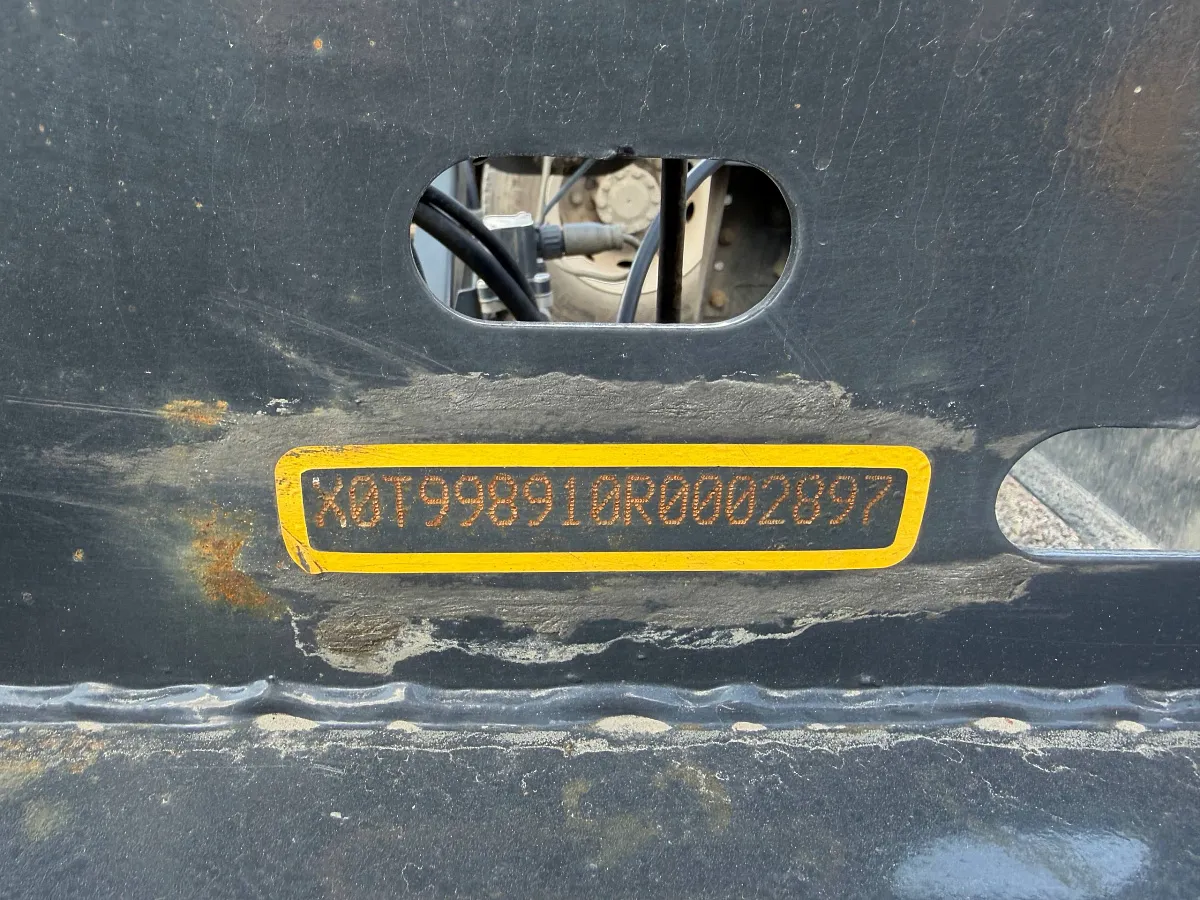 Полуприцеп контейнеровоз Тонар K4-U (99891) из нашего арендного парка — фото, цена, характеристики